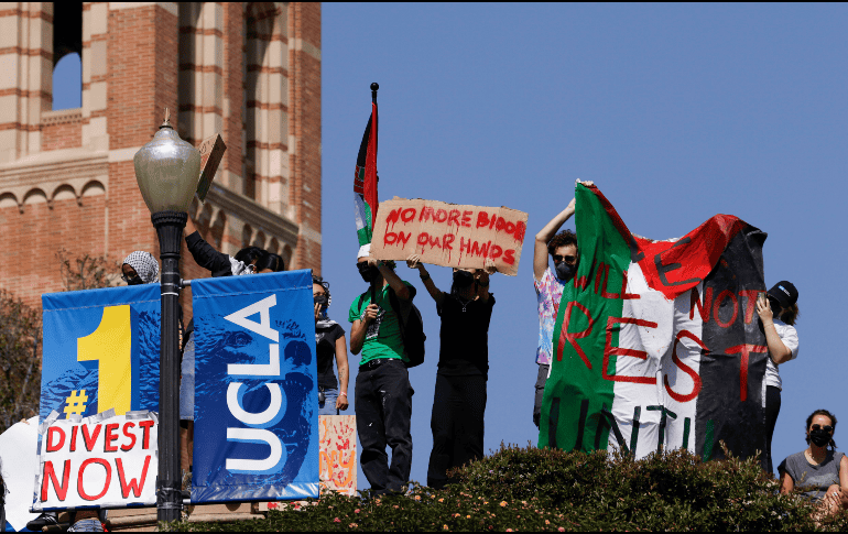 Manifestantes pro-Palestina en la Universidad de California en Los Ángeles (UCLA)/EFE/EPA/CAROLINE BREHMAN