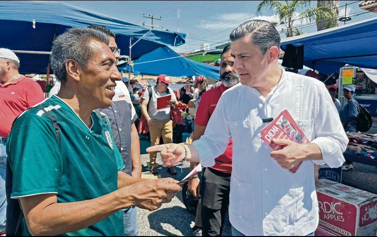 Durante la campaña electoral, en la que busca ser el próximo alcalde de Guadalajara, José María “Chema” Martínez ha recorrido los diferentes barrios tapatíos para escuchar las necesidades de las personas. ESPECIAL