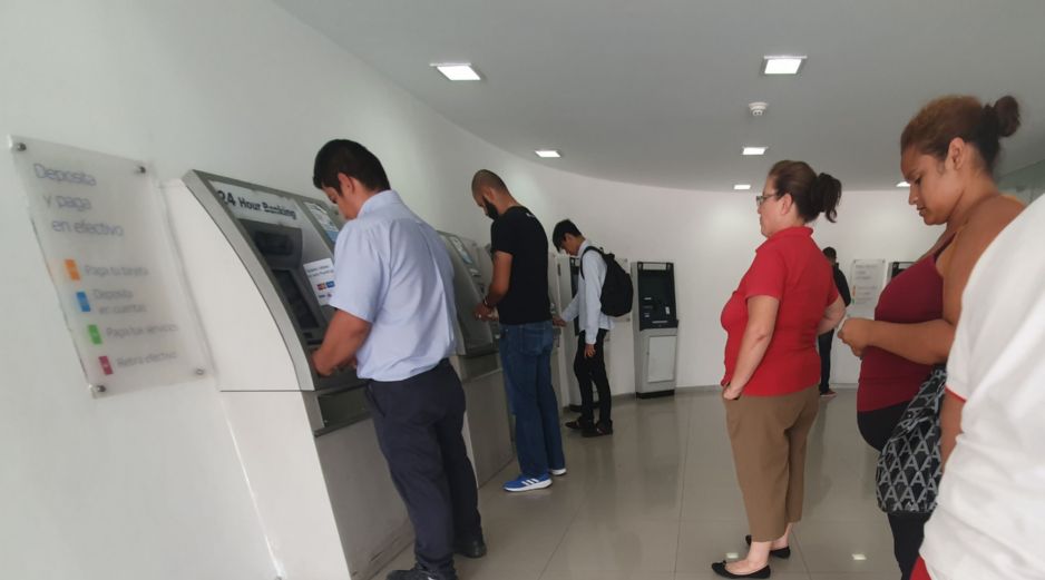 El uso de los cajeros ATM es una buena opción en los días festivos. EL INFORMADOR / ARCHIVO