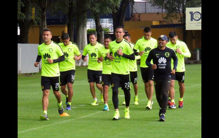Los jugadores del América en el entrenamiento previo a viajar a Zacatecas. TWITTER / @Club América