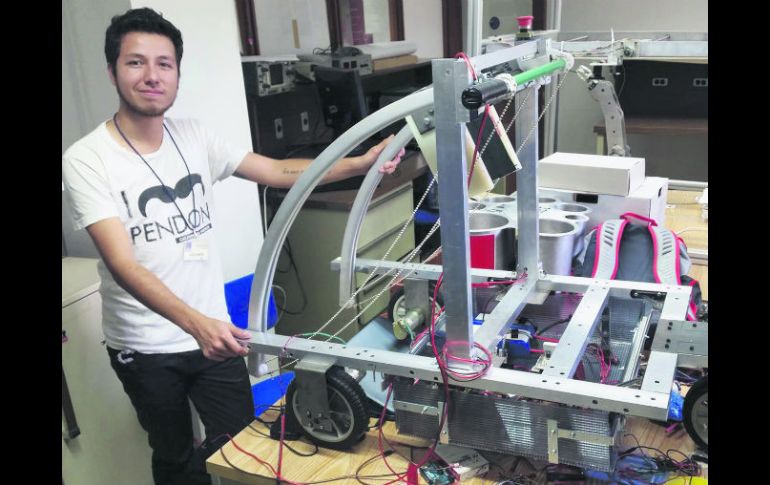 ESFUERZO. César Augusto Serrano es el único estudiante del IPN  que forma parte del UNAM Space. ESPECIAL / UdeG/A. González