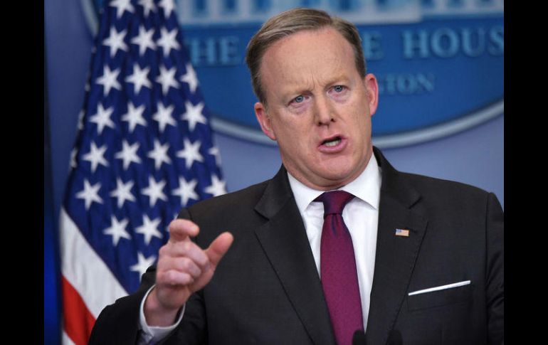 El vocero presidencial Sean Spicer defendió al presidente sobre sus posturas en la identidad de género. AFP / M. Ngan