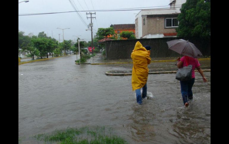 El municipio de Salina Cruz resultó afectado por el fenómeno meteorológico. EFE / P. Rasgado