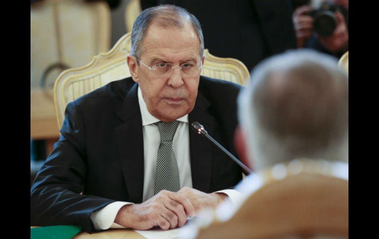 El canciller ruso Sergei Lavrov dijo el lunes que Rusia reduciría la cantidad de misiones diplomáticas en EU. AP / ARCHIVO