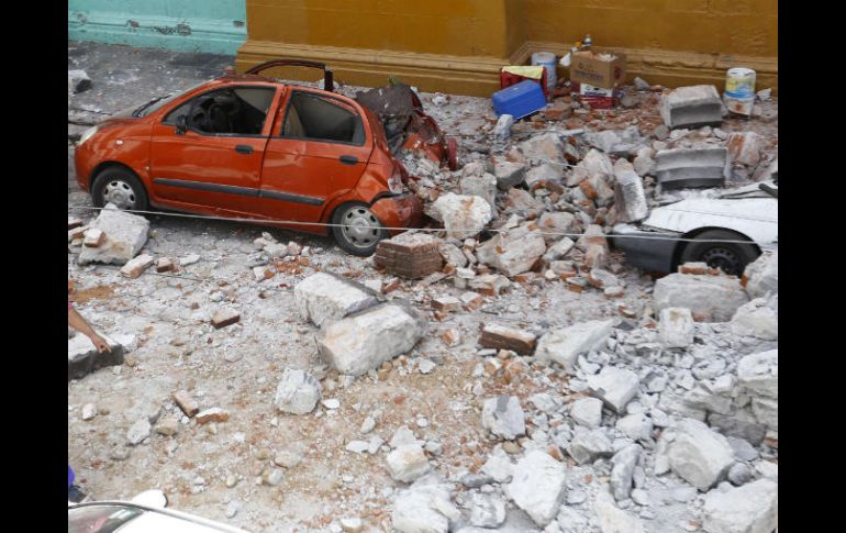 El terremoto de este martes en México destruyó un total de 27 de edificios y se teme que haya personas atrapadas. EFE / F. Guasco