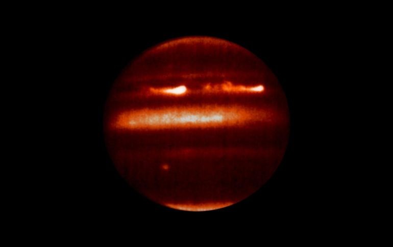 Erupciones de tormentas en Júpiter captadas en una imagen infrarroja de marzo de 2007. NASA/JPL/IRTF