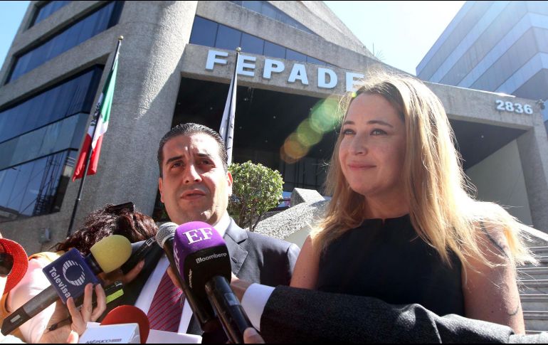 José María Tapia acudió a la Fiscalía, acompañado de la representante priista Claudia Pastor Badilla. NTX / G. Granados