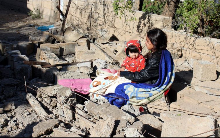 El sismo que se registró el domingo afectó la montañosa frontera entre ambos países y provocó al menos 400 muertos y más de seis mil 500 heridos. EFE / A. Abdulkhaleq