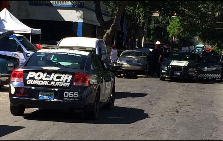 Uno de los hombres fue trasladado a un hospital donde más tarde falleció. ESPECIAL/ Policía de Guadalajara