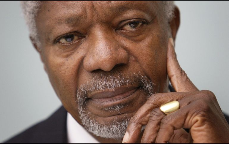 El canciller francés Jean Yves Le Drian destaca la trayectoria de Annan como secretario general de la ONU entre 1997 y 2006 y le califica de 