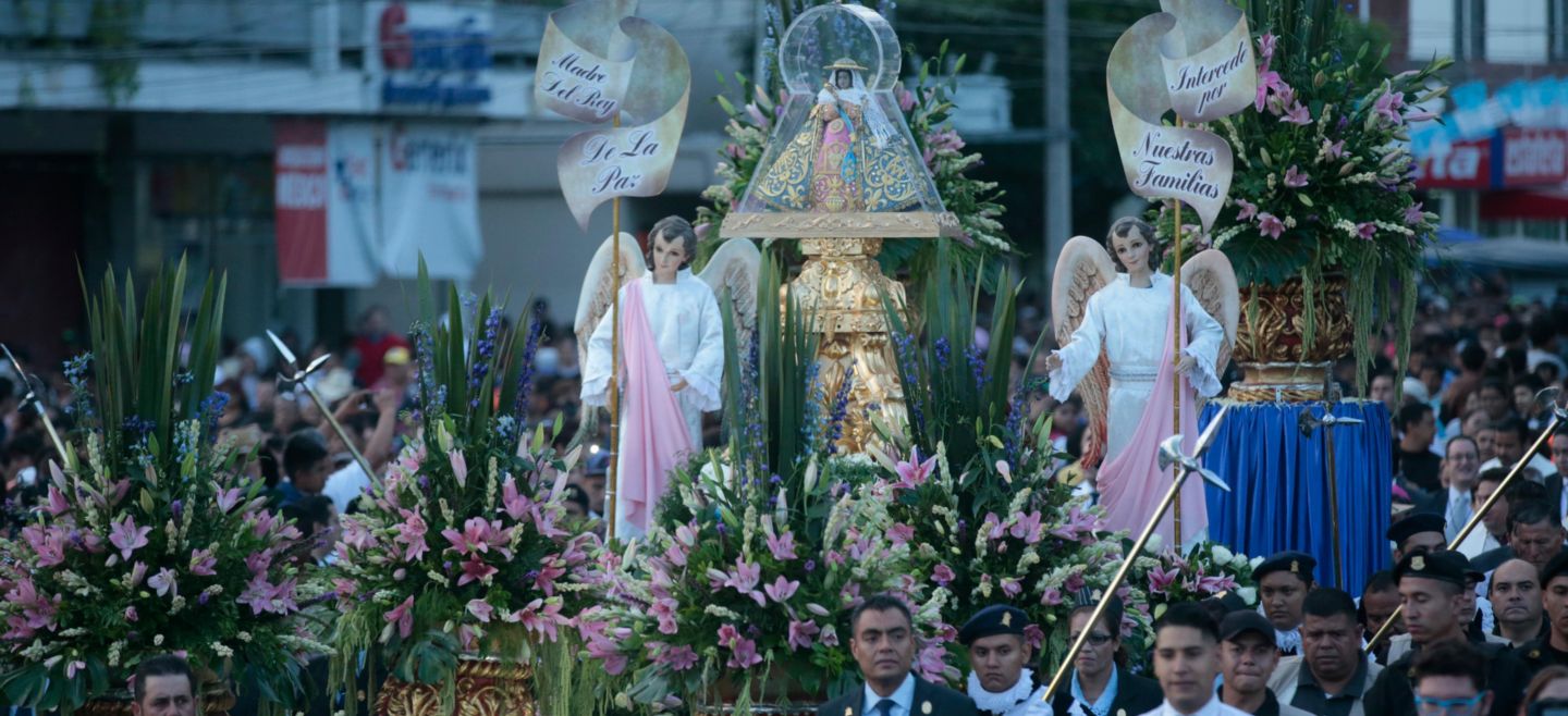 El 12 de octubre de cada año, la virgen llega a la Catedral Metropolitana de Guadalajara y desde ahí emprende la vuelta a su Basílica de Zapopan. EL INFORMADOR / ARCHIVO