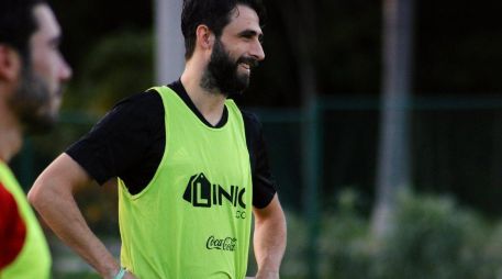 El ex jugador del Sevilla había sido presentado el 28 de agosto como flamante refuerzo y dos días después se informó que sería baja debido a una lesión. ESPECIAL / Atlas FC