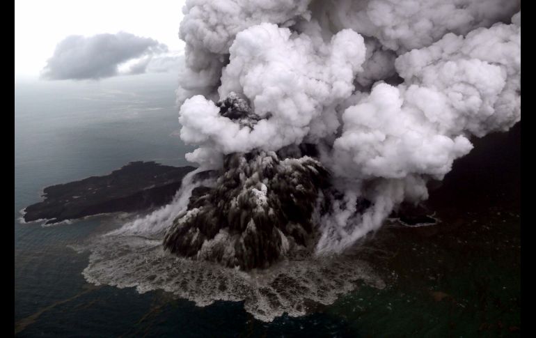 Una erupción del Anak Krakatoa, 