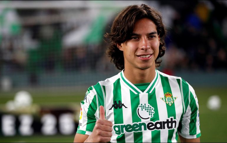 Lainez, de 18 años, firmó un contrato hasta 2022. EFE/J. M. Vidal