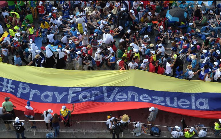La fracción perredista pidió evitar llegar a la guerra entre los venezolanos. AFP/R. Arboleda