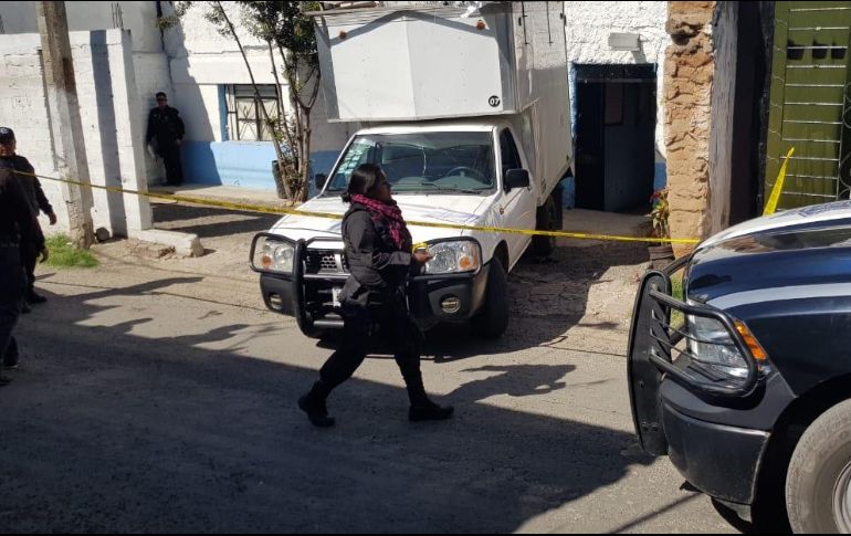 La camioneta fue localizada en un centro de rehabilitación sobre la calle Reforma al cruce con Iturbide, en Santa Cruz de las Huertas, Tonalá. EL INFORMADOR/ S. Blanco