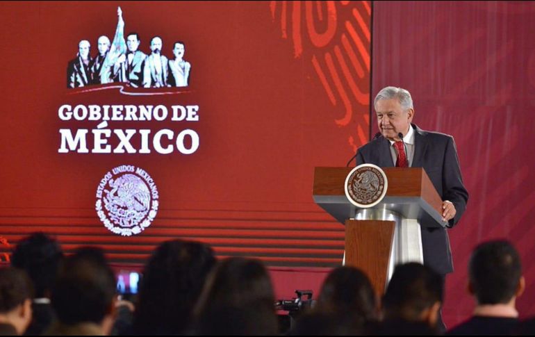 El presidente de México, Andrés Manuel López Obrador, habla este lunes durante una rueda de prensa en el Palacio Nacional. EFE/PRESIDENCIA