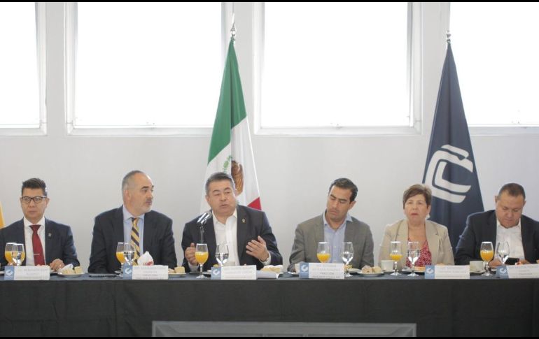 Diputados de Movimiento Ciudadano y el Consejo de Cámaras Industriales de Jalisco en reunión de trabajo. TWITTER/CCIJalisco