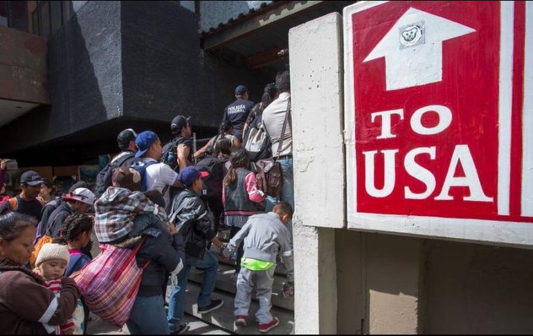 A diferencia del pasado, muchos migrantes desean entregarse a las autoridades de EE.UU. en la frontera para luego solicitar asilo. GETTY IMAGES