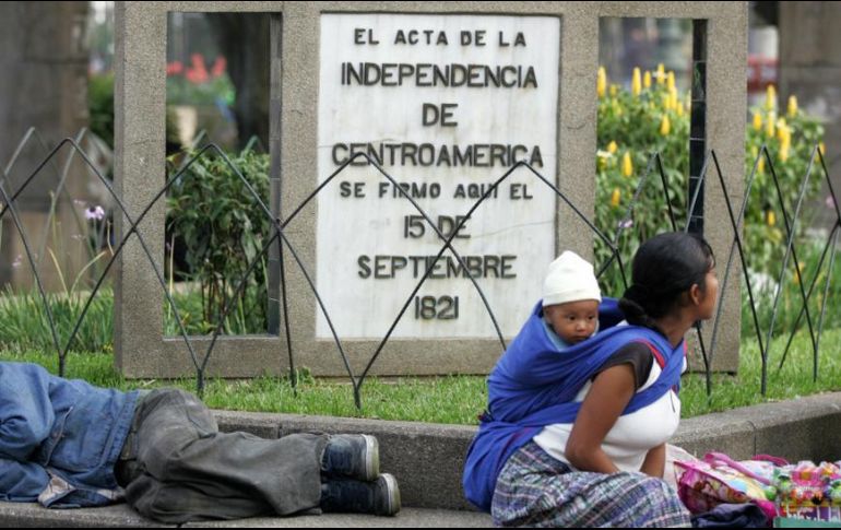 La estrategia de López Obrador pretende combatir la pobreza en Centroamérica. AFP
