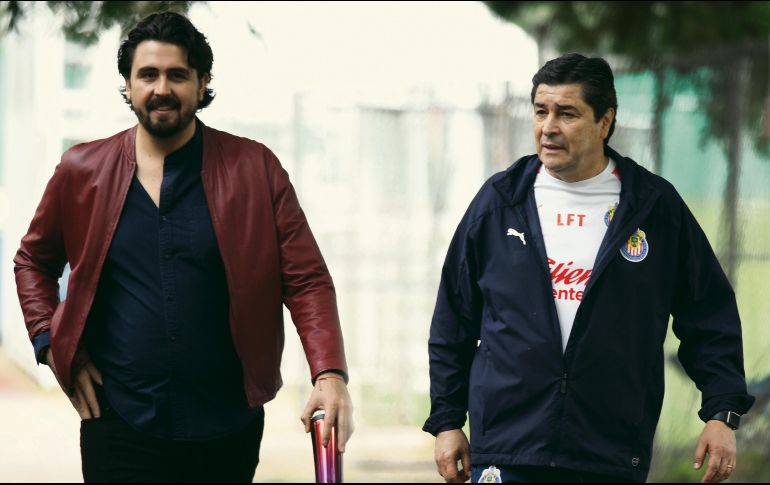 Amaury Vergara habló con Luis Fernando Tena sobre los planes de Chivas en el futuro y su situación en el club. IMAGO7