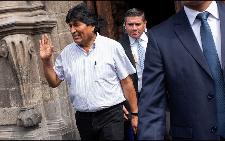 El Universal dio a conocer que los agentes que cuidaban a Enrique Peña Nieto ahora hacen lo mismo con el boliviano Evo Morales. NTX / G. Luna