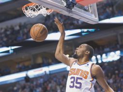 Kevin Durant no pudo tener su primera actuación como jugador de los Suns en Phoenix. AFP/R. Jenkins