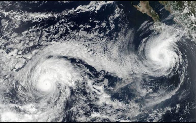 Los especialistas de Meteored.mx señalan en su comunicado, que no debemos perder de vista la intensidad de los ciclones. NASA / ARCHIVO
