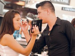 El maquillaje para ojos se encuentra entre los cosméticos que se mantienen con ventas bajas. CORTESÍA