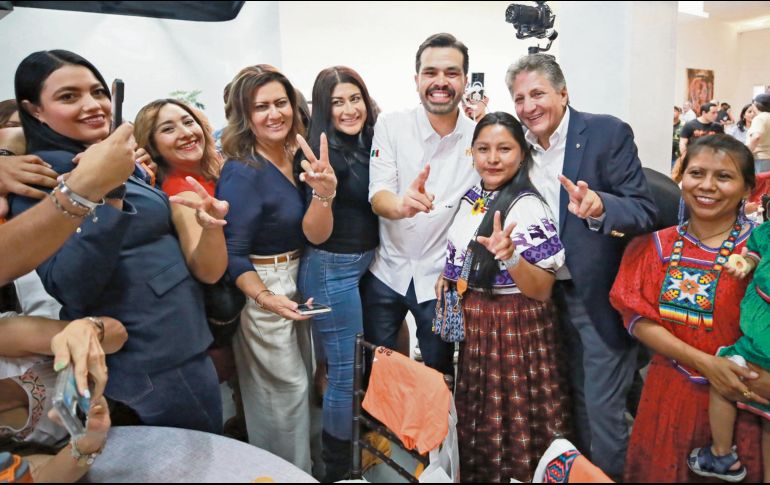 El candidato emecista estuvo con Jorge Álvarez Máynez, aspirante a  Presidente de México, y mujeres de negocios de Zapopan. ESPECIAL