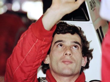 El triple campeón del mundo Ayrton Senna, con 41 victorias, 65 poles y 80 podios en la F1, falleció a los 34 años en el Autodromo Enzo e Dino Ferrari, durante el trágico Gran Premio de San Marino. AP / ARCHIVO