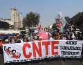 Marcha de maestros de la CNTE avanza por la calzada México-Tacuba rumbo al Zócalo capitalino. SUN / G. Pano