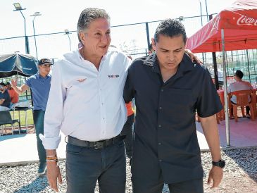El candidato estuvo acompañado por el ex jugador de futbol y socio fundador de la Arena Sport, Ramón Morales. Ambos coincidieron cuando Frangie era director general en Chivas. ESPECIAL