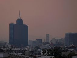 Panorámica de la Ciudad de México donde se aprecia la contaminación padecida el lunes. SUN/I. Esquivel