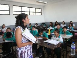 El 63% del total de maestros nacional se encuentra en educación básica, donde las mujeres representan el 66.8% y los hombres el 33 por ciento. EL INFORMADOR / ARCHIVO
