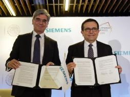 Joe Kaeser, CEO global de Siemens, y el secretarío de Economía, Ildefonso Guajardo. FACEBOOK / Siemens.Mexico