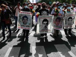Familiares y compañeros de los 43 normalistas de Ayotzinapa exigen resultados de investigación del caso. SUN/ARCHIVO
