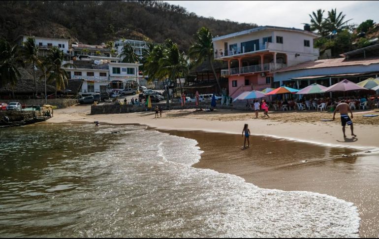 Estas son las playas que son aptas para uso recreativo en Jalisco. ESPECIAL.