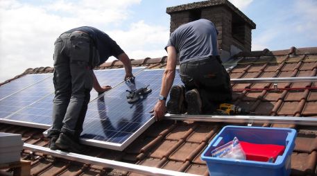 En México no es tan común que los domicilios particulares opten por paneles solares como fuentes de energía renovables. Pixabay.