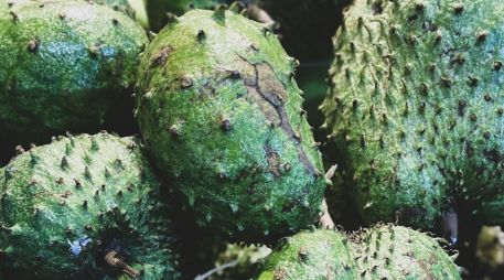 La guanábana es una fruta con múltiples beneficios. ESPECIAL/ Foto de Liar Liur en Unsplash