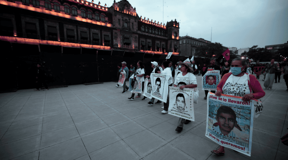 Este viernes, el Presidente Andrés Manuel López Obrador reafirmó que no habrá carpetazo en el caso Ayotzinapa. EFE/J. Méndez.