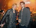 Ross Lynch y Rocky Lynch posan desde Los Ángeles, California, en un evento de Spotify. AFP