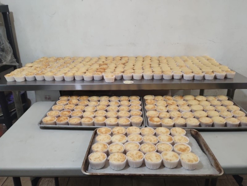 Como parte de los festejos por los 118 años de Chivas, antes de que arranque el partido de Liguilla ante Toluca, se regalarán 300 cupcakes y se partirá un pastel gigante. ESPECIAL