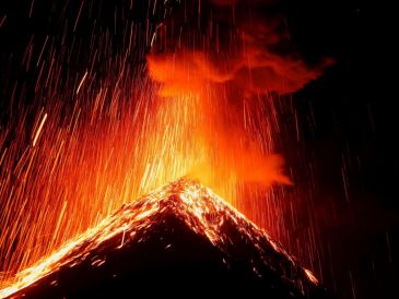 Los volcanes son una de las grandes fuerzas de la naturaleza. EFE/ ARCHIVO