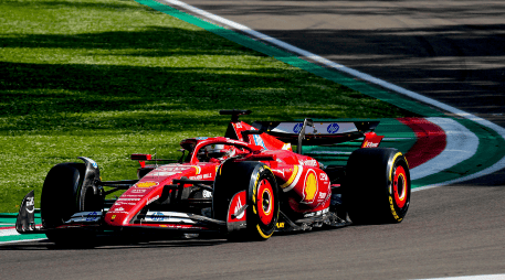 Día perfecto para Ferrari y en especial para el monegasco Charles Leclerc. EFE / D. Di Giovanni