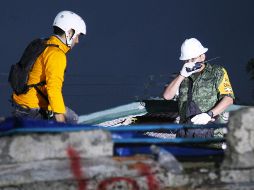 A las 05:30 de la mañana se logra la evacuación del cuerpo de una mujer de aproximadamente 58 años que laboraba en este plantel.