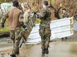 Puerto Rico recibe equipos de rescate de EU tras paso de 'María'
