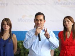 Fernando Larrazabal (centro), asegura que el Estado enfrenta una ola de violencia generada por la “narco guerra”. NTX  /