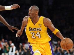 Kobe Bryant tuvo una gran actuación en el primer partido de la serie, al encestar 30 puntos. AFP  /