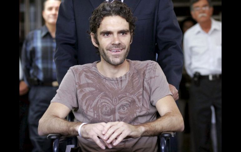 José Tomás mientras abandona el hospital Miguel Hidalgo de la ciudad de Aguascalientes, México. EFE  /